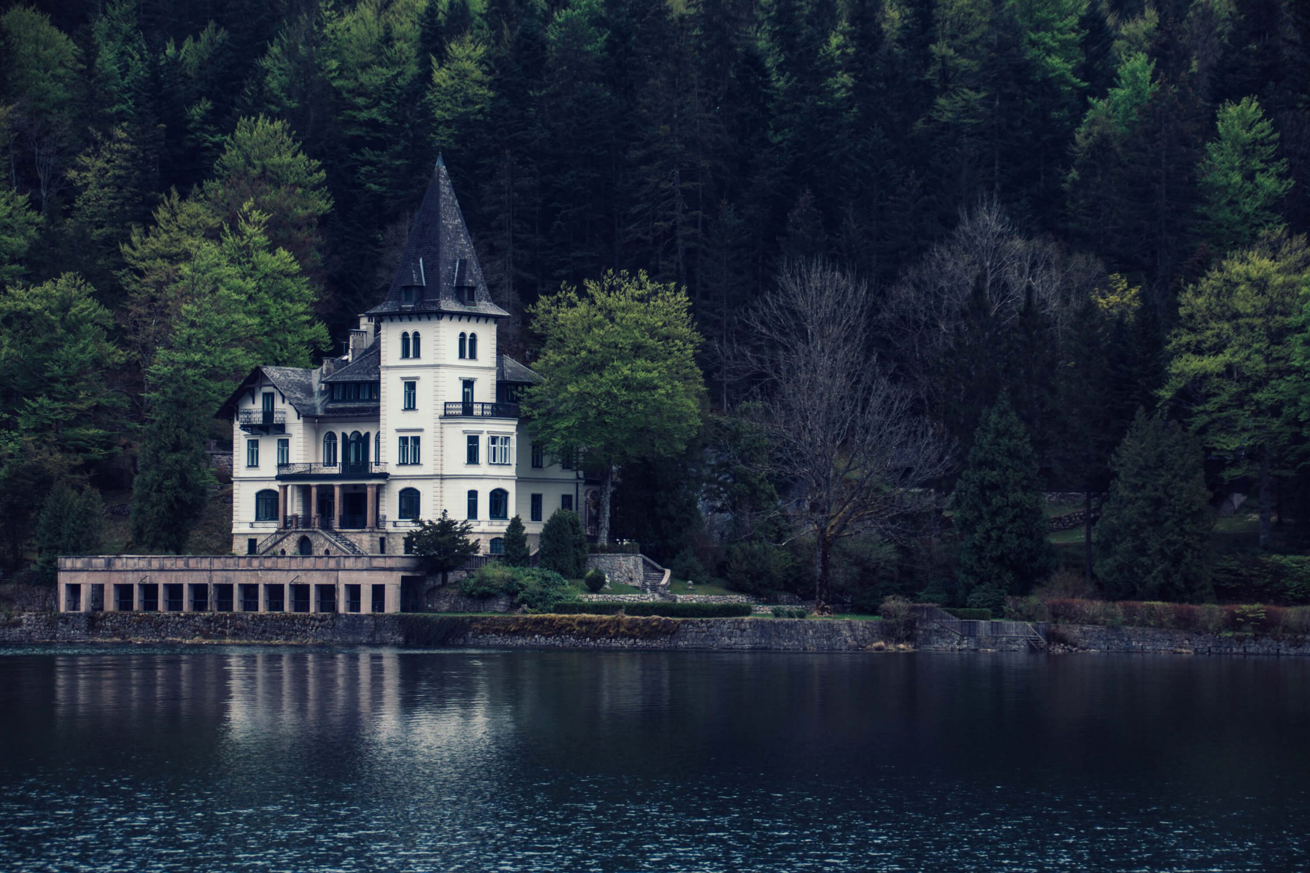 Ländliche Villa am See | Landschaftsfotografie