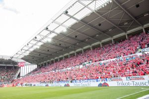 Mainz 05-Fans während des Spiel gegen Hannover 96