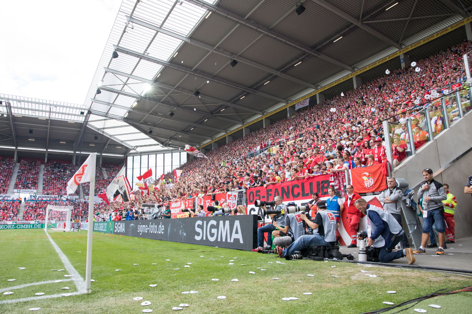 SIGMA Bandenwerbung während des Spiel gegen Hannover 96