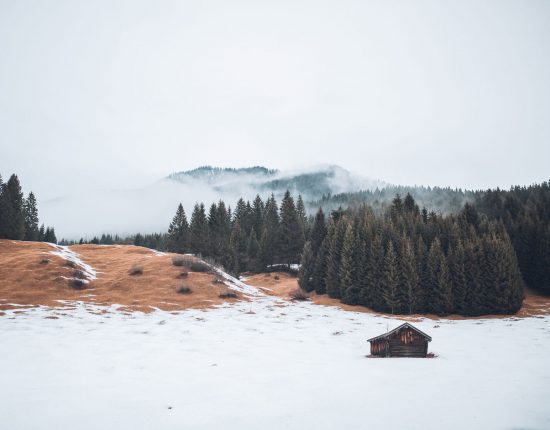 Hütte im Schnee © Alina Schessler