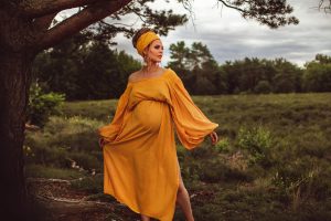 Schwangerschaftsfotografie in der Mehlinger Heide © Charlene Förster