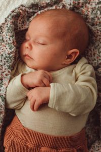 Neugeborenen Fotografie, mit dem SIGMA 70mm F2,8 DG MACRO | Art und der Liebe zum Detail © Charlene Förster